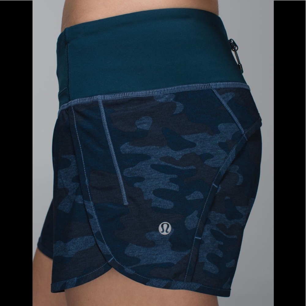 💙LULULEMON RUN TIMES SHORT 4”-CAMO OIL SLICK BLUE - Picture 9 of 15